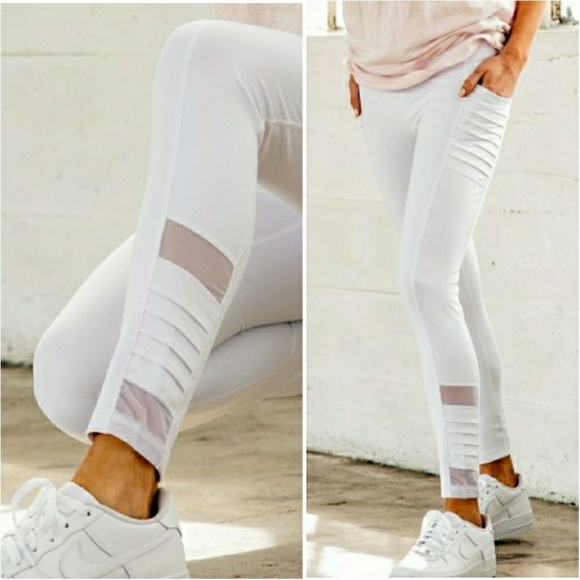 NWT-WHITE MOTO LEGGINGS w/RIBBD POCKETS & ACCENTS - Picture 5 of 7